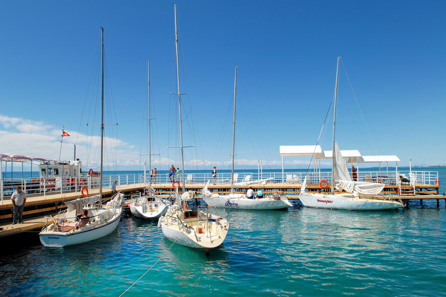 issyk-kul boats in summer